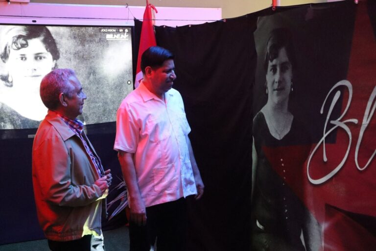 UNA rinde homenaje a Blanca Arauz Palacios