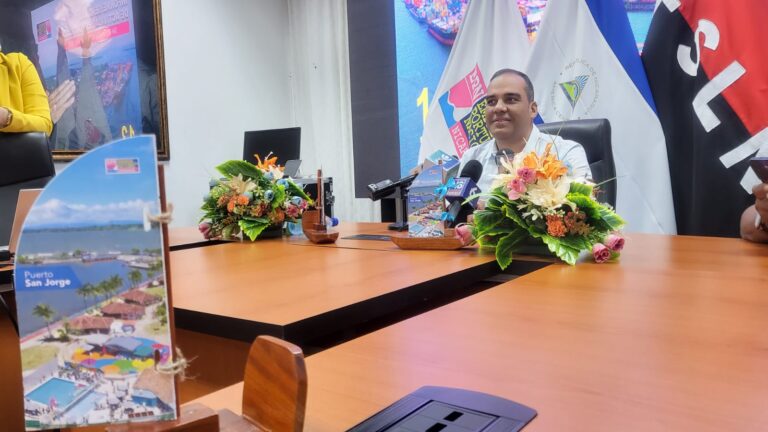 EPN informa sobre el ingreso de 13 buques internacionales en los Puertos Comerciales