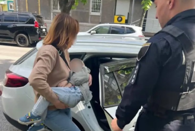 Madre intenta vender a su hijo por 24 mil dólares para iniciar un negocio