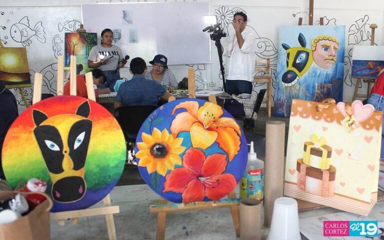 Inicia primer curso de manualidades en Casa de Cultura “Arnoldo Guillén”