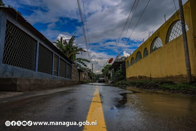 Inauguran proyecto de renovación vial en la capital