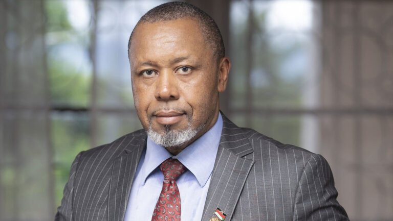 Fallece el vicepresidente de Malaui tras estrellarse su avión