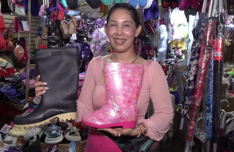 Comerciantes anuncian estar preparados con artículos para la temporada de lluvia