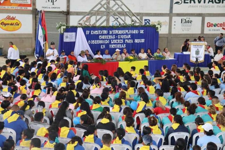 Realizan Encuentro Multidisciplinario de las carreras UNICAM
