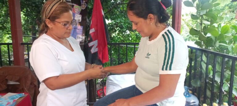 Clínica móvil llega a la comunidad Jocote Dulce