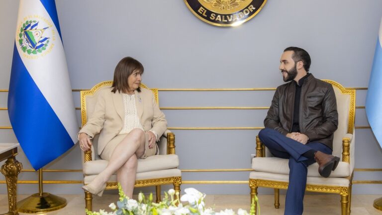 Ministra de Seguridad de Argentina finaliza su agenda en El Salvador