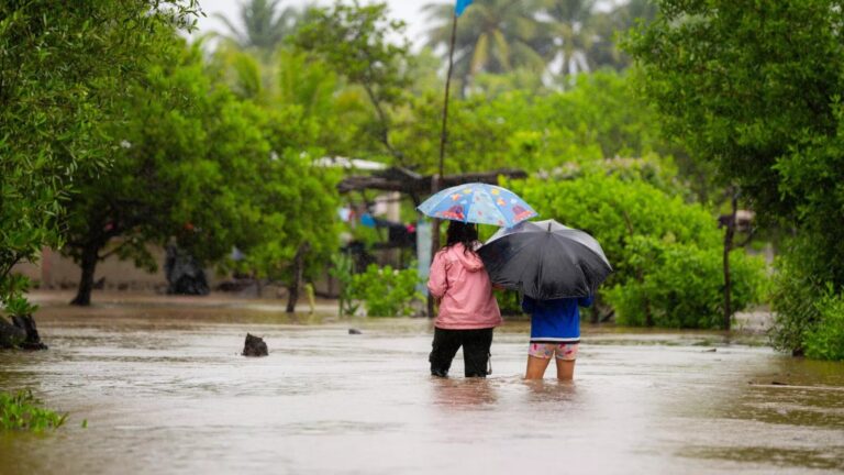 Lluvias en El Salvador dejan 13 muertos y más de 2 mil evacuados