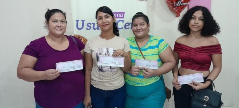Usura Cero entrega créditos a mujeres de la Costa Caribe Sur