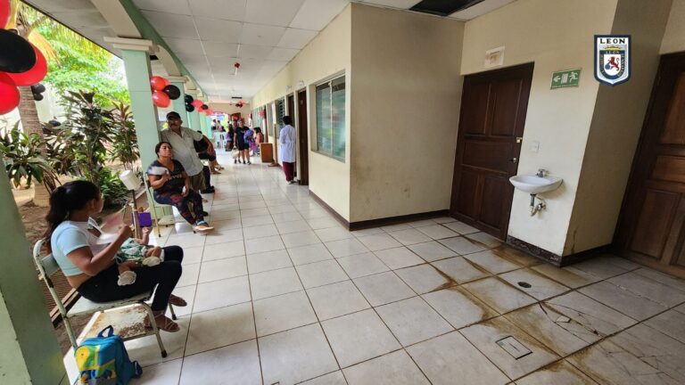 Inicia rehabilitación del Puesto de Salud Santa Ana en León