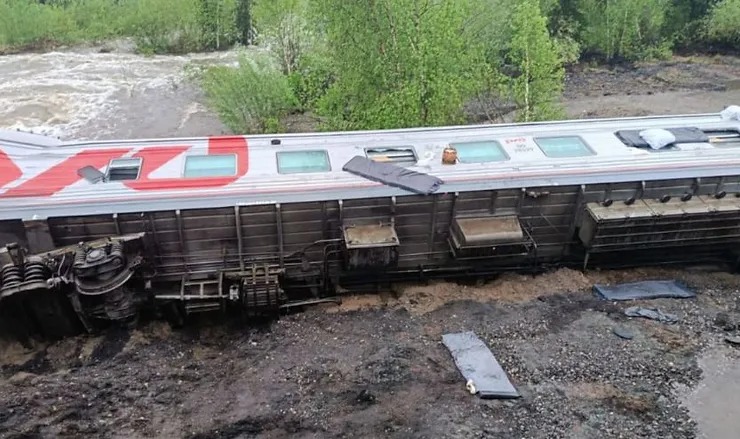 Aumenta el número de víctimas tras descarrilamiento de un tren en Rusia