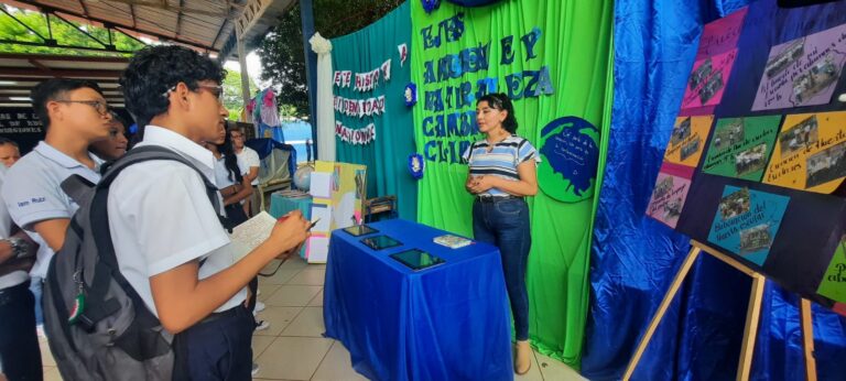 Presentan a estudiantes de Nindirí la Estrategia Nacional de Educación