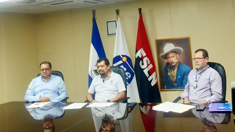 Se mantienen los precios de los combustibles