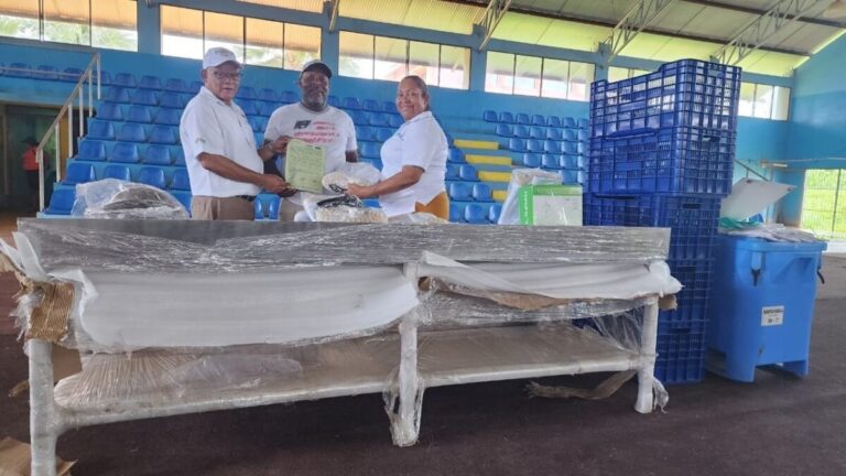 Un total de 120 comercializadoras de marisco son beneficiadas con bono productivo