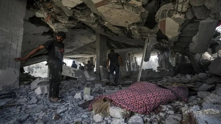 Ataques israelíes dejan 50 fallecidos en las últimas horas en Gaza