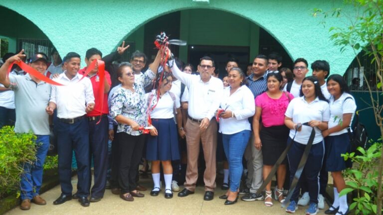 Inauguran obras de mejoramiento en el Instituto Willebrcok en Nandasmo
