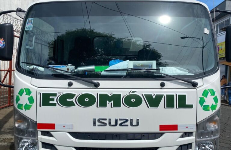 Eco móvil lleva a cabo jornada de reciclaje en el barrio Los Ángeles