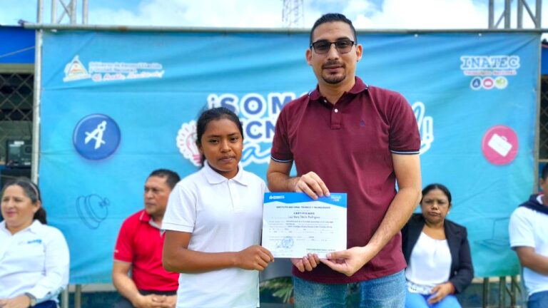 Estudiantes de Carazo reciben certificado de cursos