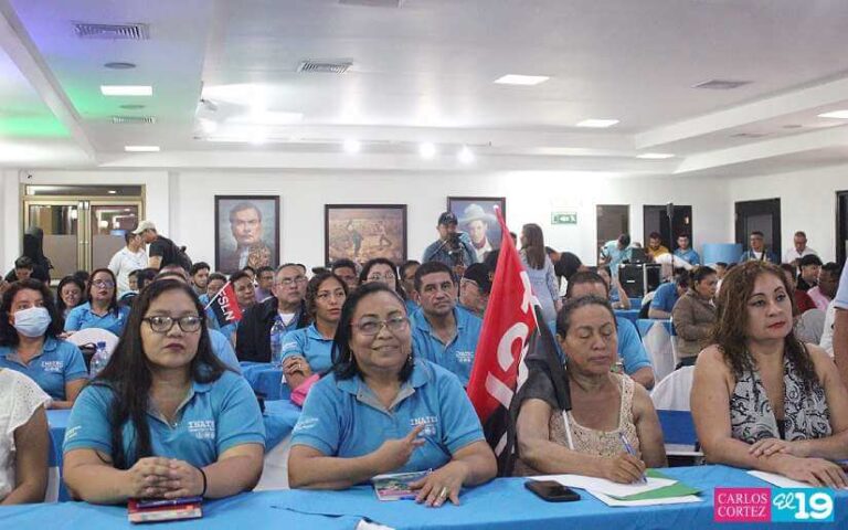 Capacitan a más de 2 mil docentes de educación técnica