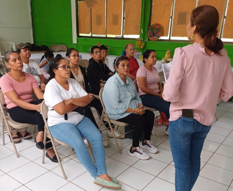Realizan encuentro con artesanos de Masaya y Granada
