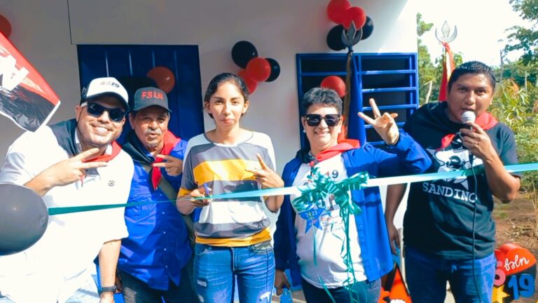 Entregan cinco viviendas dignas a familias de Diriamba