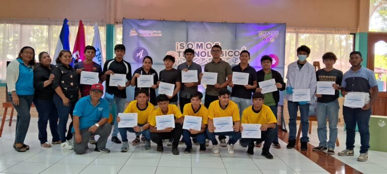 Celebran el Día Nacional del Estudiante con entrega de reconocimientos