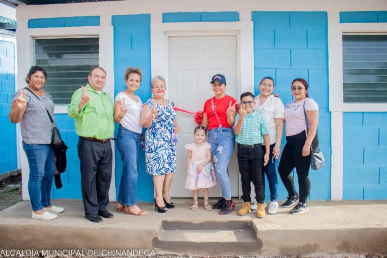 Entregan 14 viviendas del Programa Bismarck Martínez en Chinandega