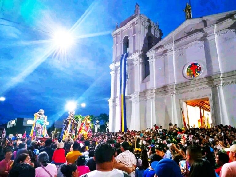 Devotos de Santiago Apóstol  se congregan para celebrar su Fe