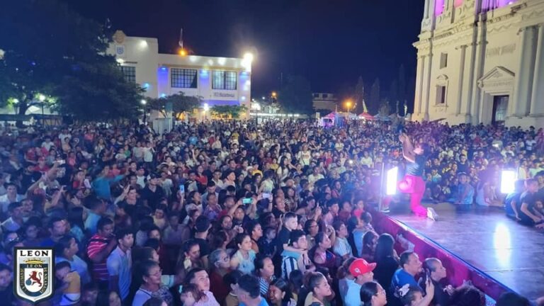 Finaliza Festival Azul Darío en León