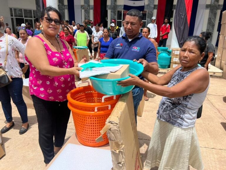 Entregan bono pesquero en la Costa Caribe Norte