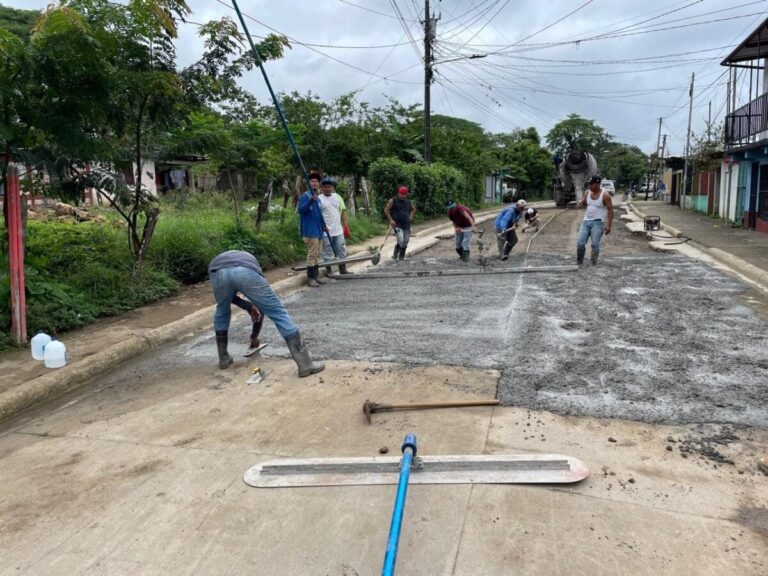 Ejecutan proyecto vial en San Carlos