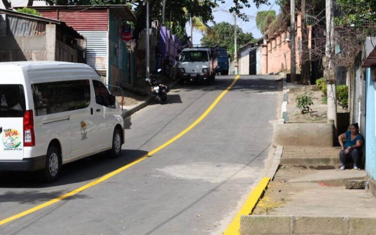 Inauguran calles revestidas en el barrio Solidaridad