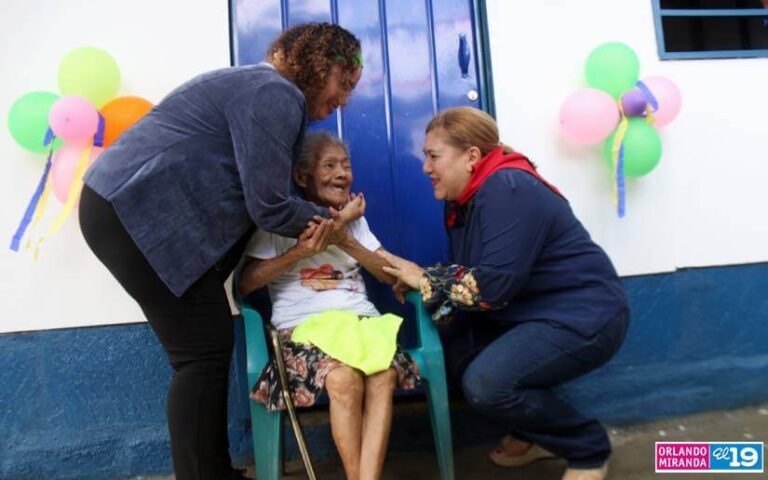 Alcaldía de Managua entrega una vivienda en el barrio Costa Rica