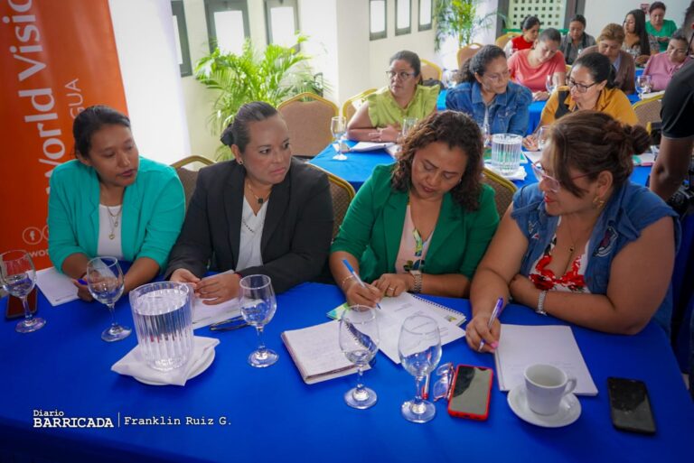 Más de 50 docentes participan en el taller para la atención a estudiantes con autismo