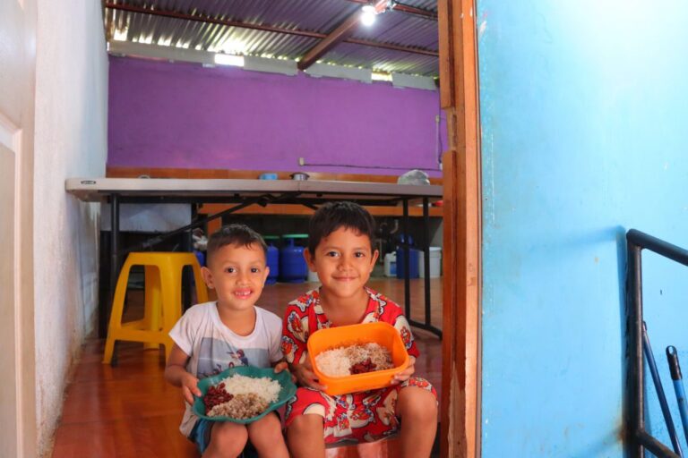 Enatrel garantiza energía a familias de Matagalpa