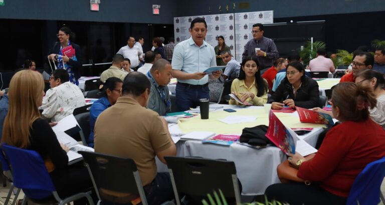 Instalan las comisiones y equipos de trabajo de la Nueva Estrategia Nacional de Educación