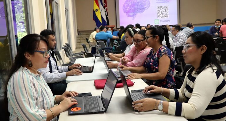 Docentes de la UNAN-Managua se capacitan sobre la inteligencia artificial