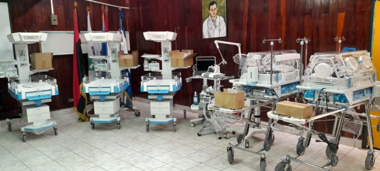 Hospital de Bluefields recibe equipos médicos para mejorar la atención