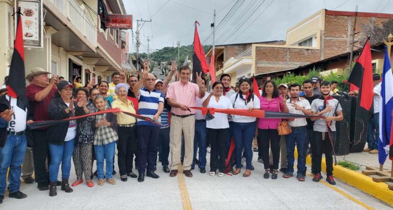 Inauguran proyecto de calle con concreto hidráulico
