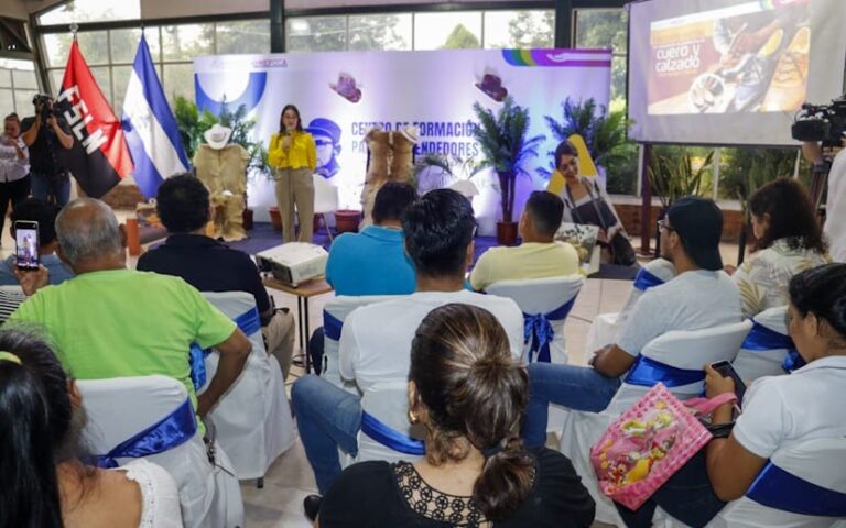 Realizan II Encuentro Nacional de Innovación en Productos de Cuero y Calzado