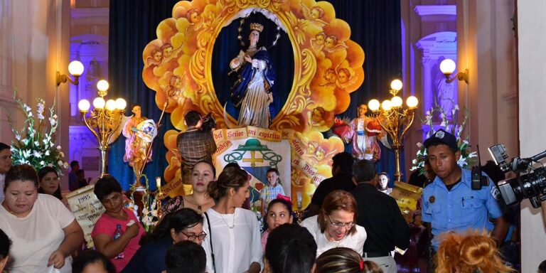 León realiza concurso de altares por la Gritería Chiquita