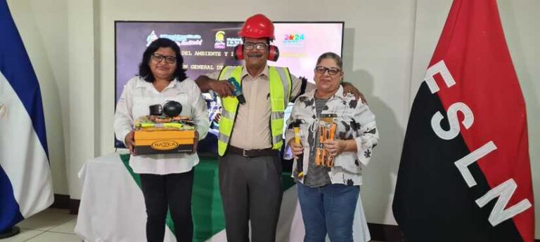 Entregan herramientas de trabajo a gestores de residuos eléctricos