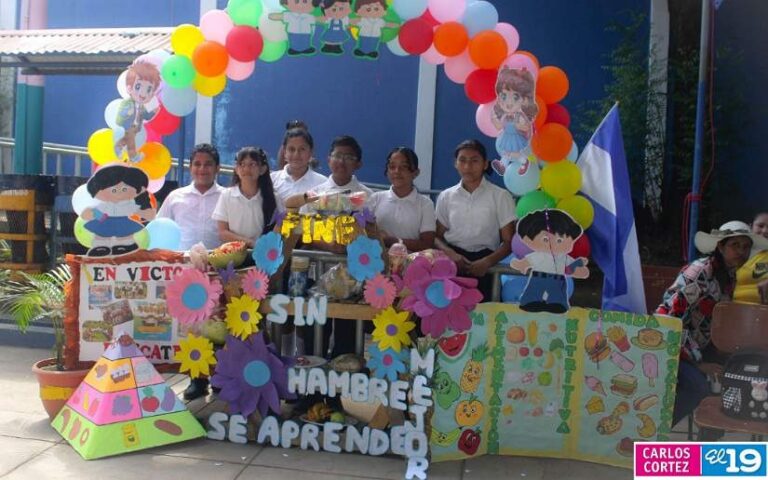 Estudiantes del Colegio República de Cuba celebran el festival “Es nuestro el Porvenir”