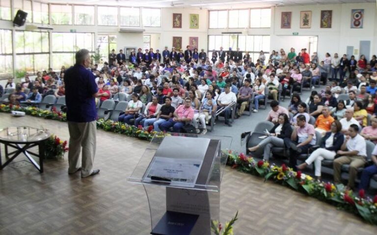 Universidad Nacional Casimiro Sotelo celebra primer año de Logros Educativos