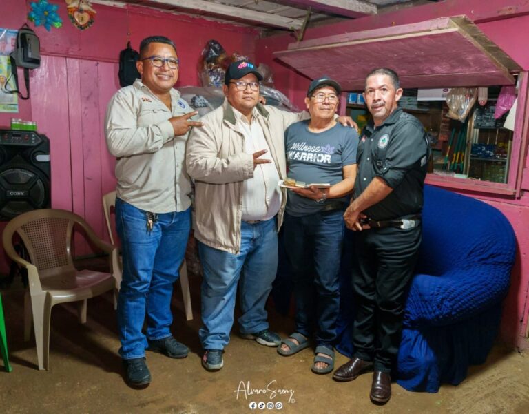 Alcaldía de Bonanza visita a compañeros que defendieron la Revolución y la Patria