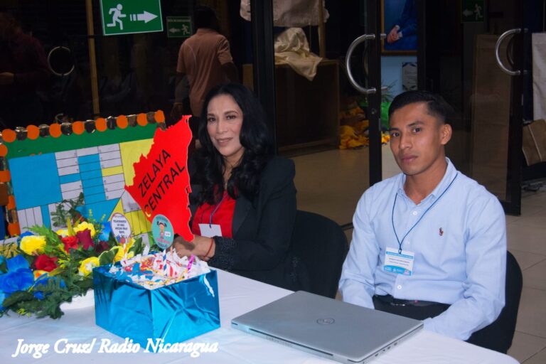 Nicaragua selecciona a su mejor docente de secundaria