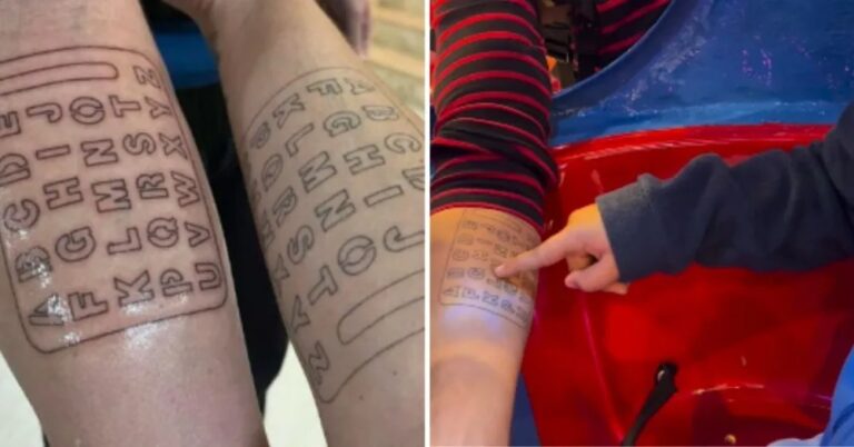 Se tatúan el abecedario para comunicarse con su hijo autista