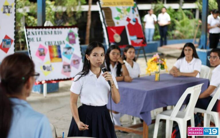 Realizan liga del saber en saludo a los 44 años de la  Gran Cruzada Nacional de Alfabetización