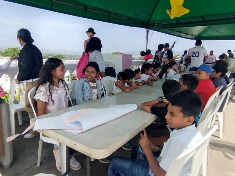 Rinden homenaje a la Gran Cruzada Nacional de Alfabetización