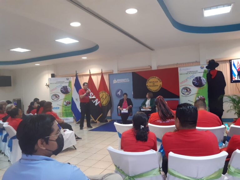 MINED realiza Coloquio sobre Educación de Adultos