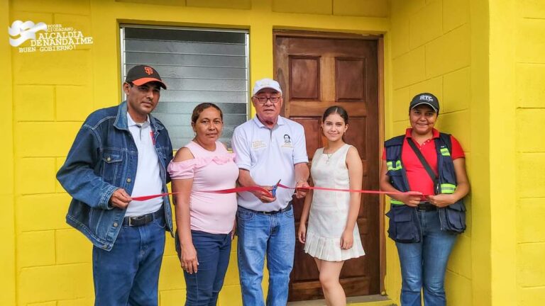 Entregan 5 viviendas a familias de Nandaime